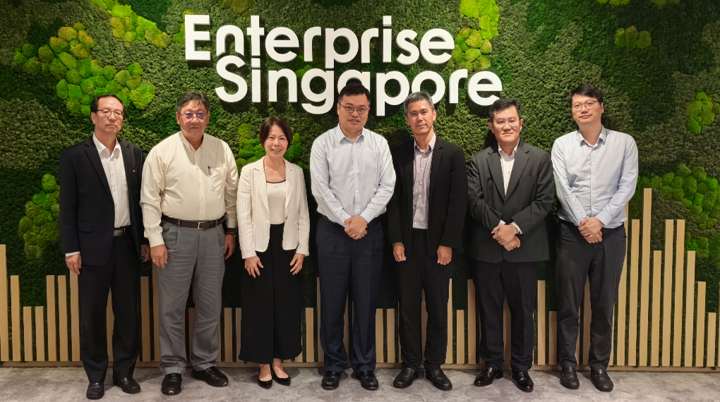 aaa826aedbe3dafea682d6898cefeaaf Cheng Chenguang Visits Enterprise Singapore